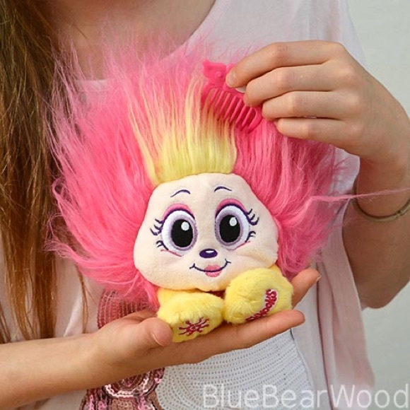 Zuru Other - DELETING SOON!😭👻
Zuru Schnooks Fershnizzle Stuffed Toy for Hair Play & more!